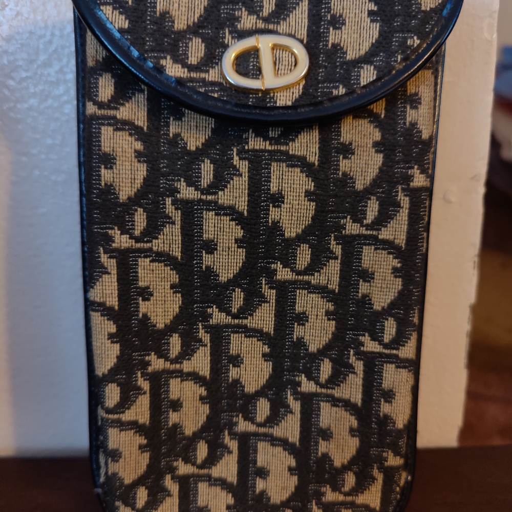 Sunglass case